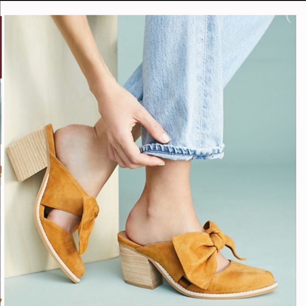 ANTHROPOLOGIE Jeffrey Campbell Cyrus Suede Mules